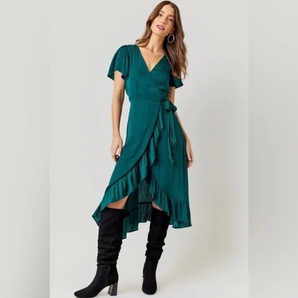 Francesca's Emerald Wrap Midi Dress